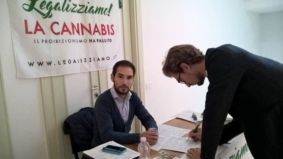 foto_legalizziamo_firma